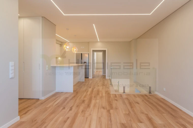 Apartamento T3 para Venda em Carcavelos e Parede Foto 31