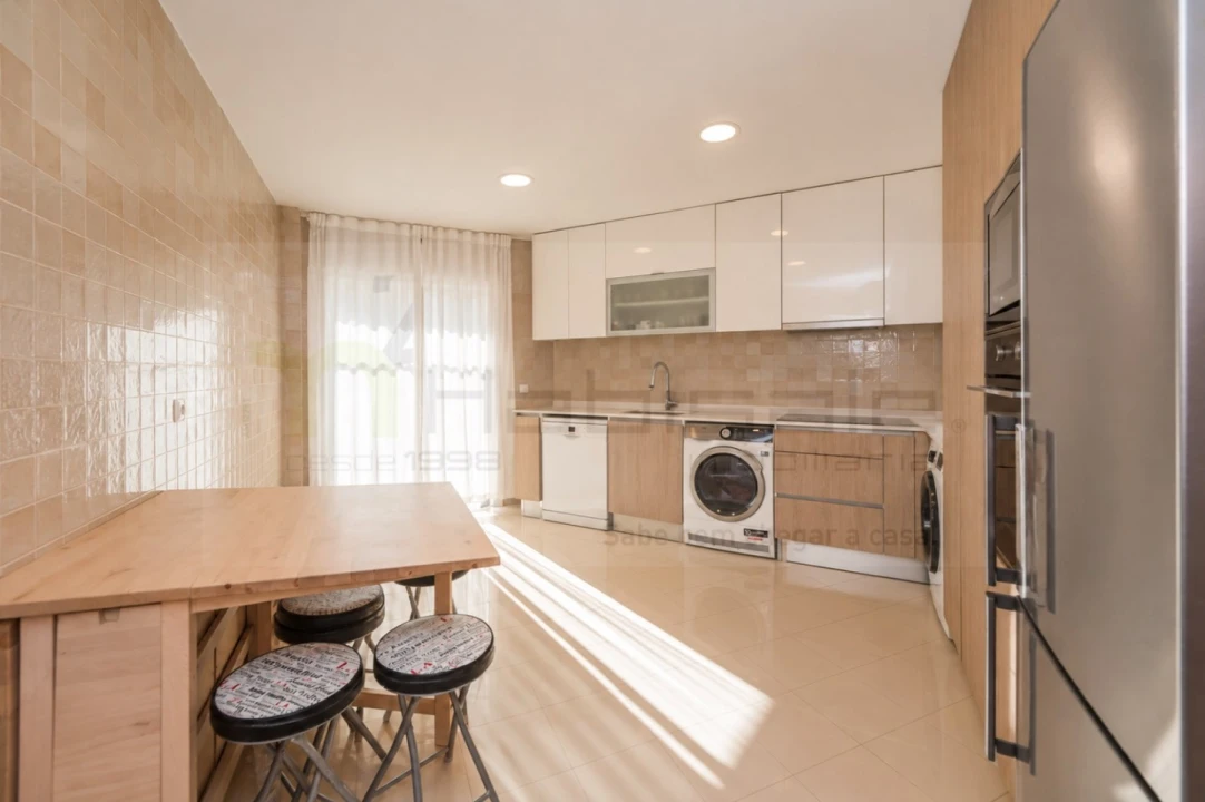 Apartamento T3 para Venda em São Domingos de Rana Foto 7