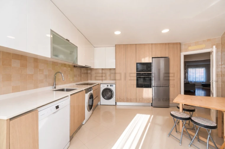 Apartamento T3 para Venda em São Domingos de Rana Foto 3