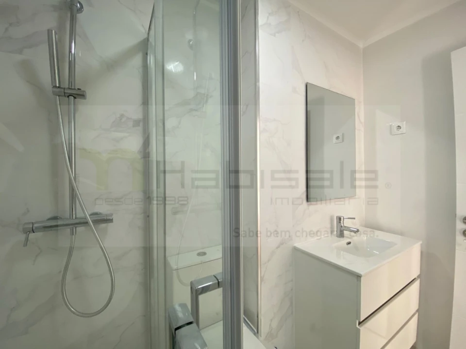 Apartamento T3 para Venda em Venteira Foto 4