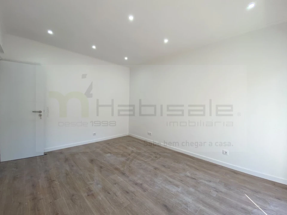 Apartamento T3 para Venda em Venteira Foto 6