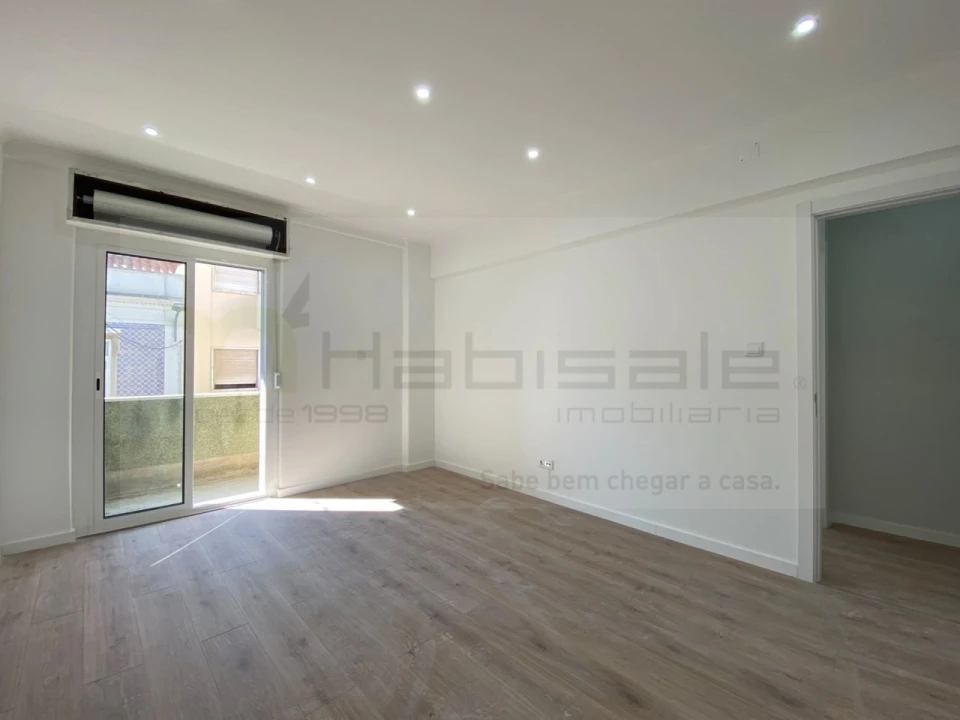 Apartamento T3 para Venda em Venteira Foto 8