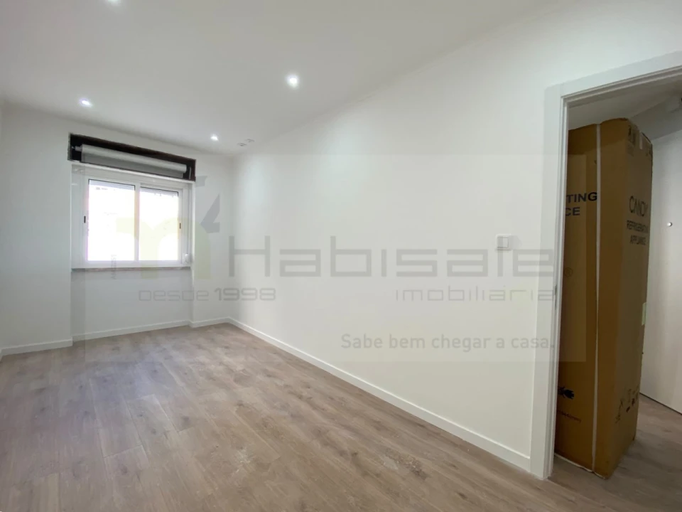 Apartamento T3 para Venda em Venteira Foto 23