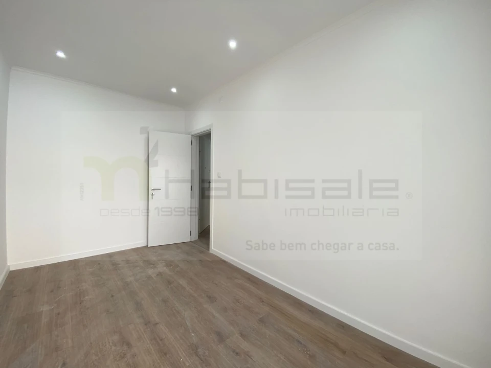 Apartamento T3 para Venda em Venteira Foto 27