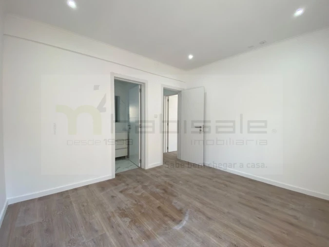Apartamento T3 para Venda em Venteira Foto 3