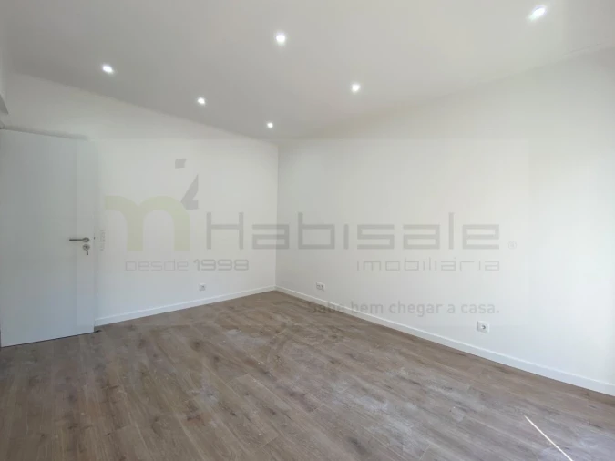 Apartamento T3 para Venda em Venteira Foto 6