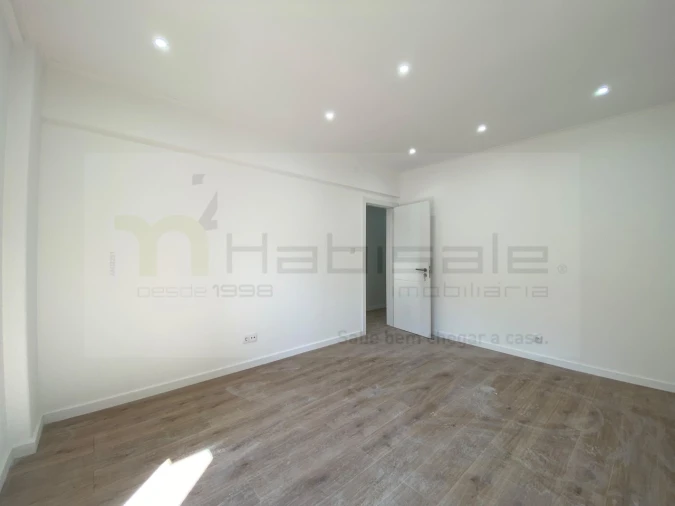 Apartamento T3 para Venda em Venteira Foto 7