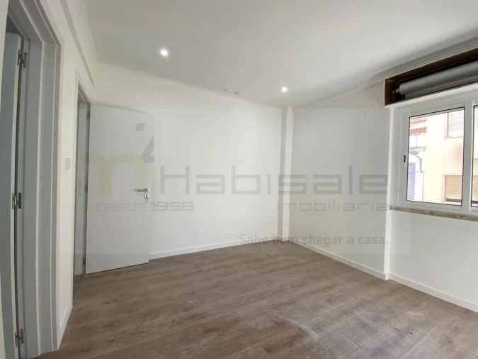 Apartamento T3 para Venda em Venteira Foto 9