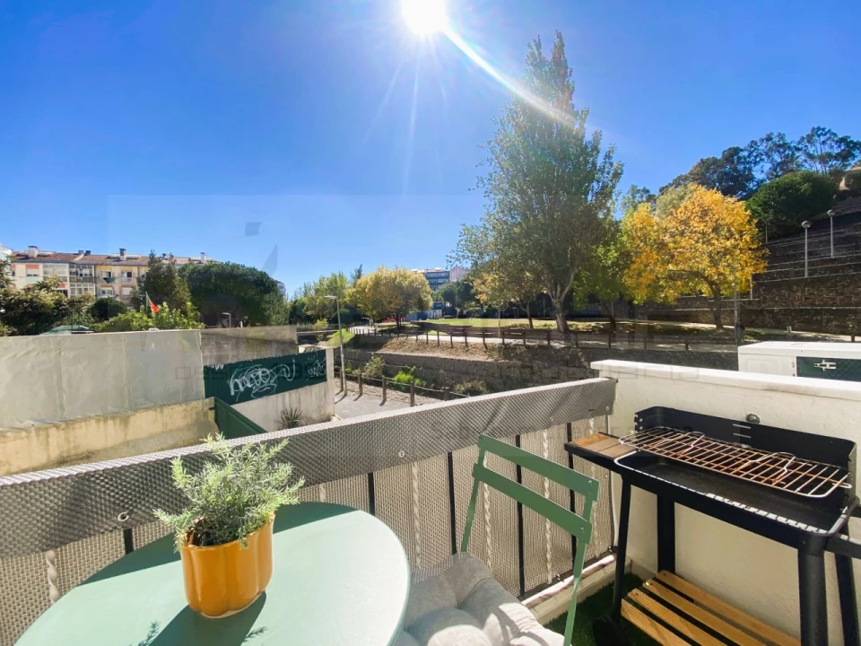 Apartamento T2 para Venda em Agualva e Mira-Sintra Foto 3