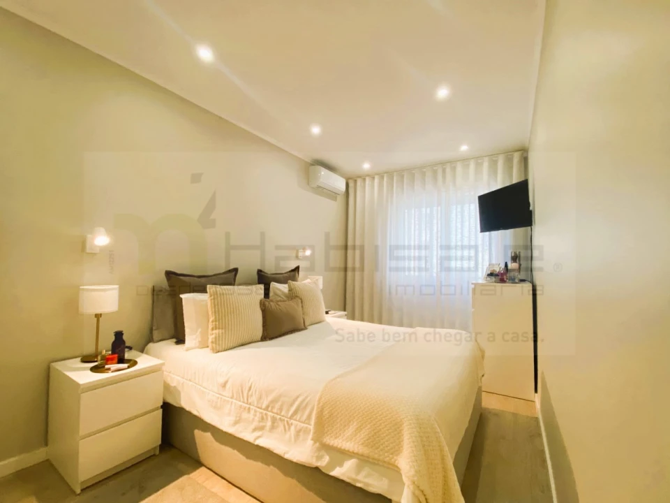 Apartamento T2 para Venda em Agualva e Mira-Sintra Foto 11