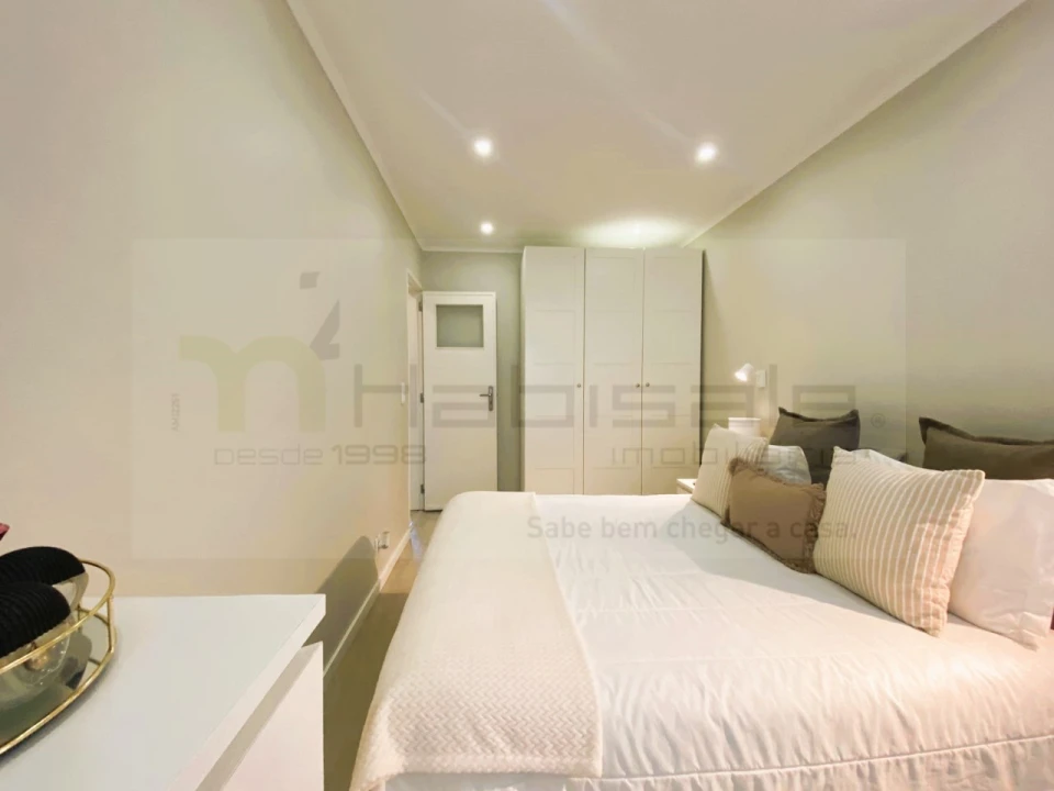 Apartamento T2 para Venda em Agualva e Mira-Sintra Foto 14