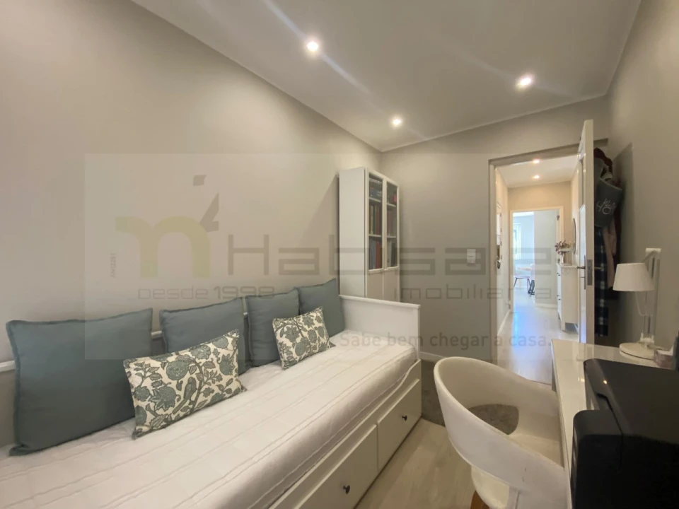 Apartamento T2 para Venda em Agualva e Mira-Sintra Foto 17