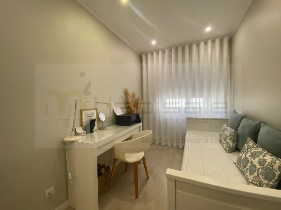 Apartamento T2 para Venda em Agualva e Mira-Sintra Foto 19