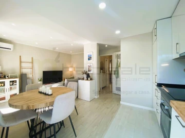 Apartamento T2 para Venda em Agualva e Mira-Sintra