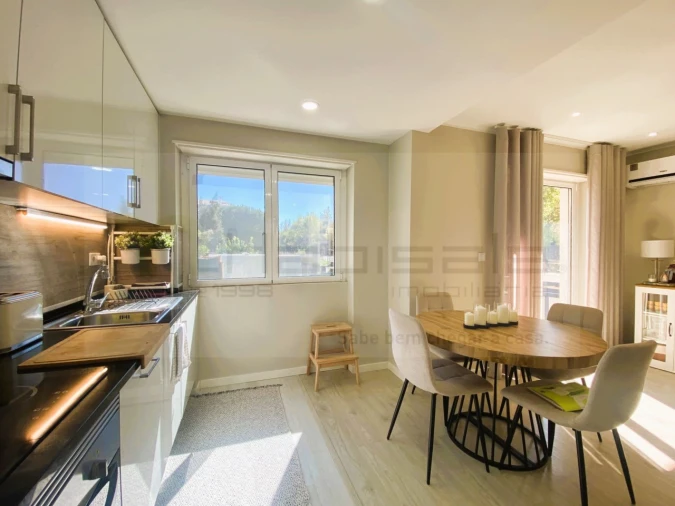 Apartamento T2 para Venda em Agualva e Mira-Sintra Foto 8