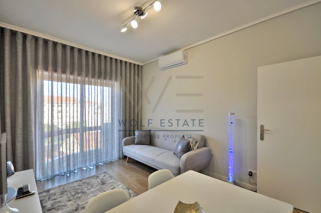 Apartamento T1 para Venda em Cedofeita, Santo Ildefonso, Sé, Miragaia, São Nicolau e Vitória Foto 1