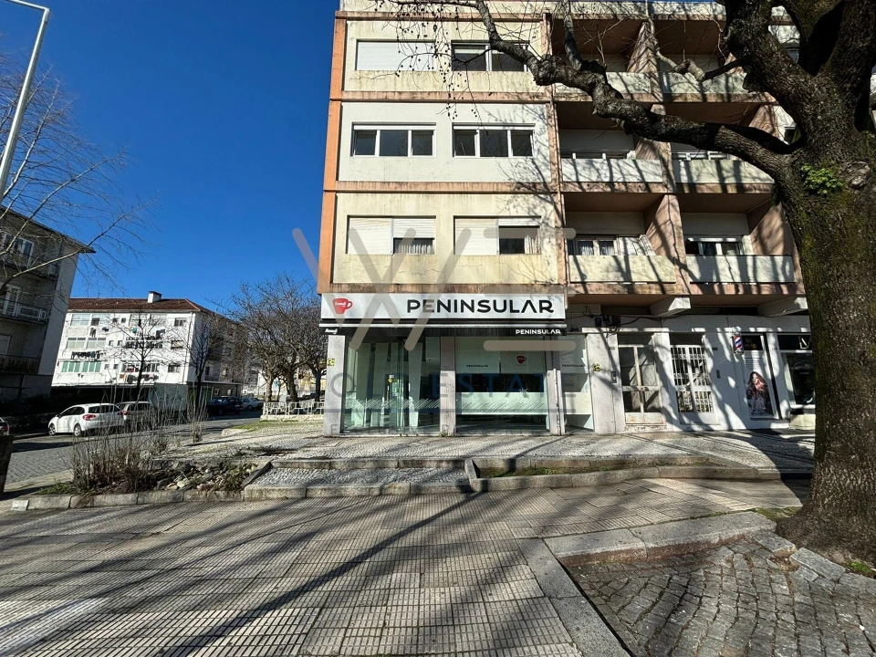 Loja para Venda em Braga (São José de São Lázaro e São João do Souto) Foto 1