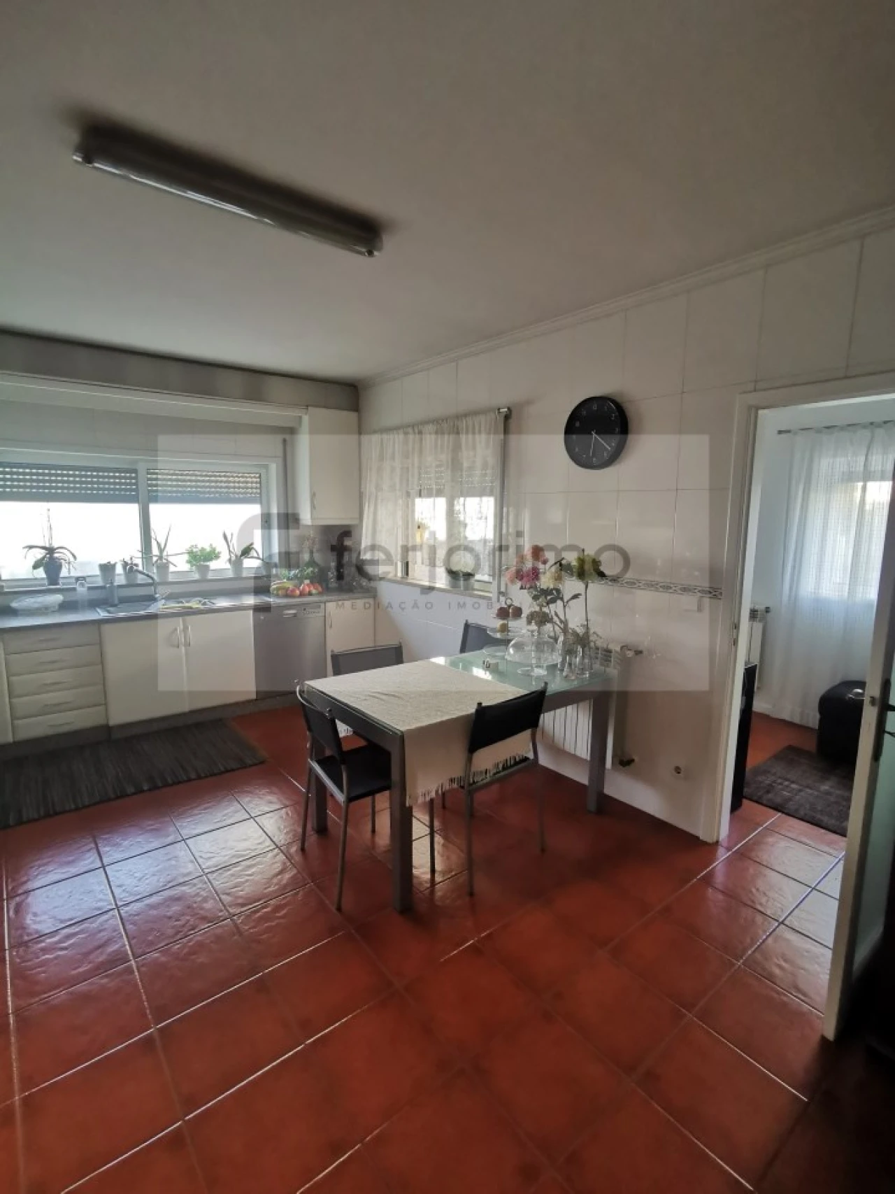 Moradia T4 para Venda em Fermentões Foto 7