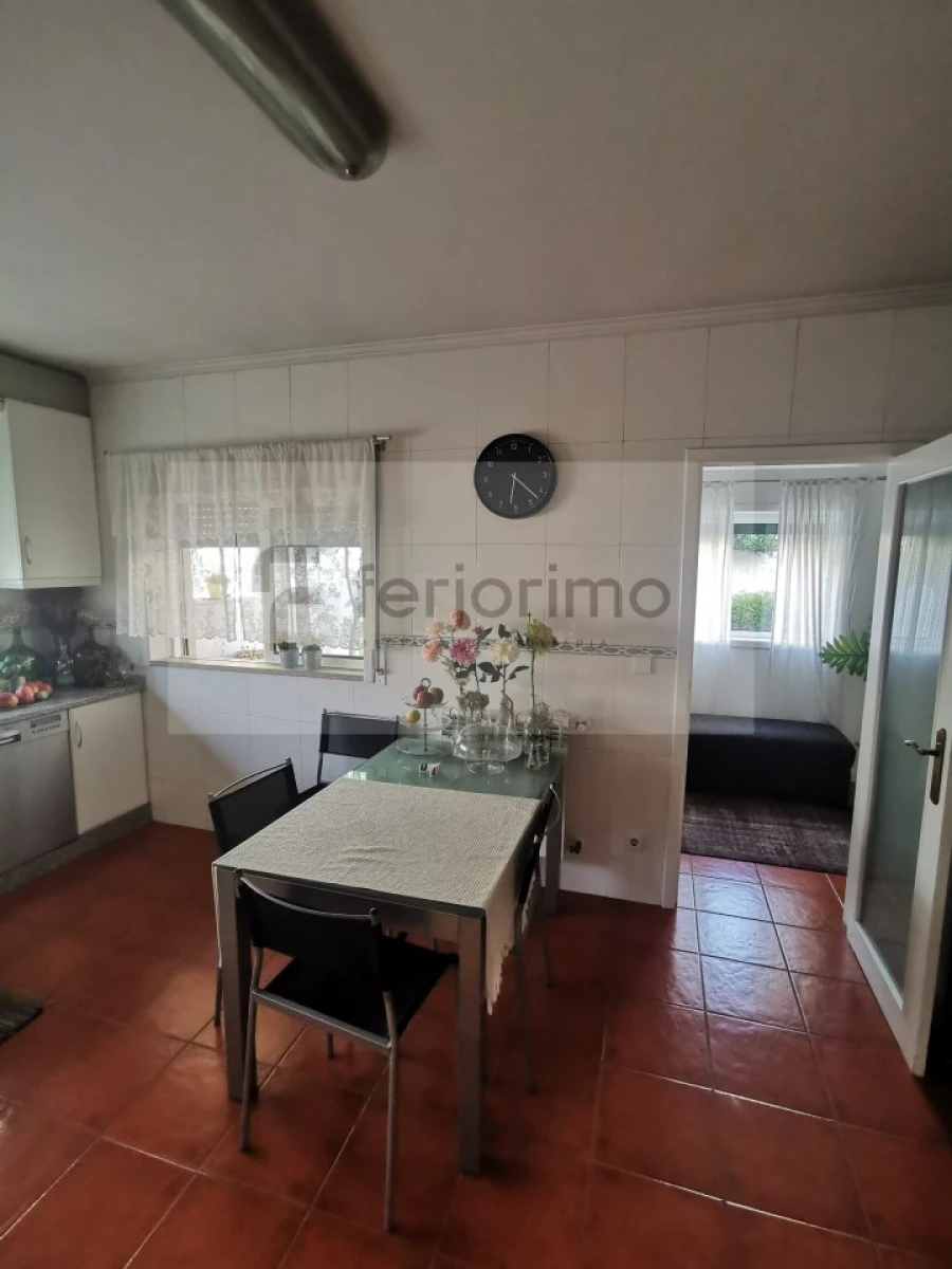 Moradia T4 para Venda em Fermentões Foto 9