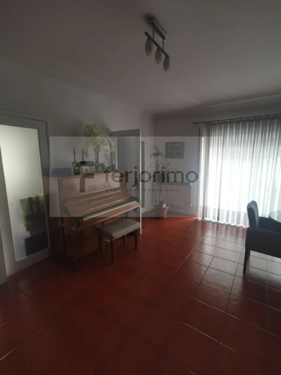 Moradia T4 para Venda em Fermentões Foto 18