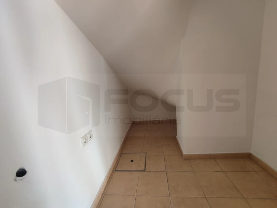 Moradia T3 para Arrendamento em Bustos, Troviscal e Mamarrosa Foto 19
