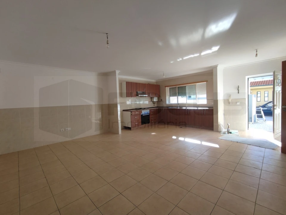 Moradia T3 para Arrendamento em Bustos, Troviscal e Mamarrosa Foto 5