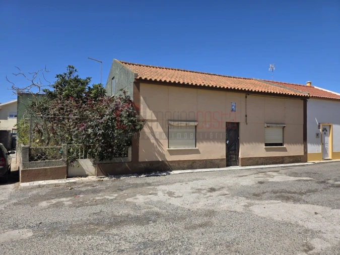 Moradia T2 para Venda em Atouguia da Baleia Foto 2