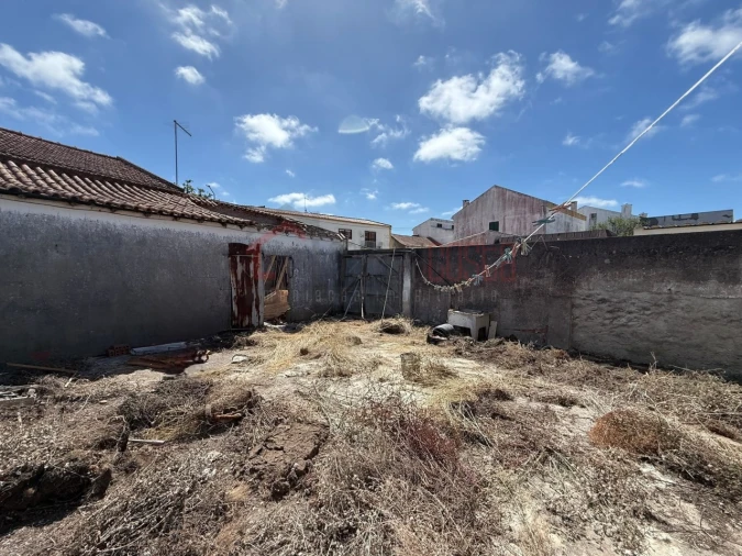 Moradia T2 para Venda em Atouguia da Baleia Foto 13