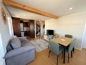 Apartamento T2 para Arrendamento em Santa Maria Maior e Monserrate e Meadela