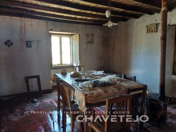 Quinta T4 para Venda em Cernache do Bonjardim, Nesperal e Palhais