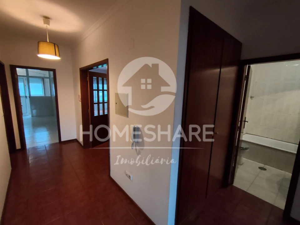 Apartamento T2 para Venda em Valongo Foto 2