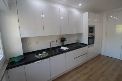 Apartamento T3 para Venda em Benfica