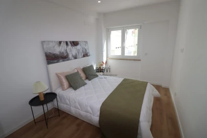 Apartamento T3 para Venda em Benfica