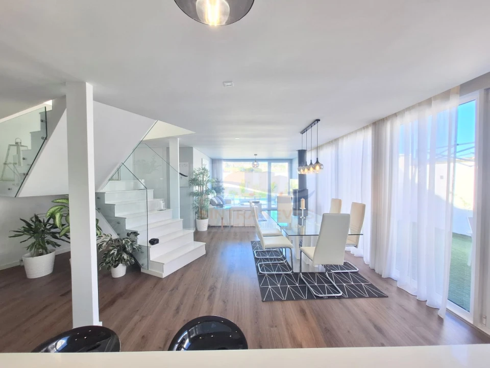 Moradia T3 para Venda em Loures Foto 5
