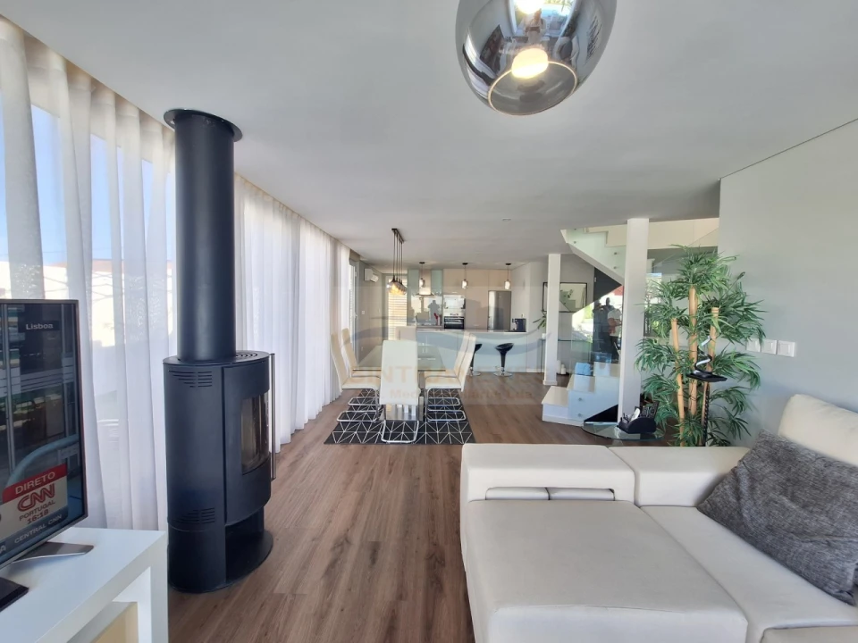 Moradia T3 para Venda em Loures Foto 11