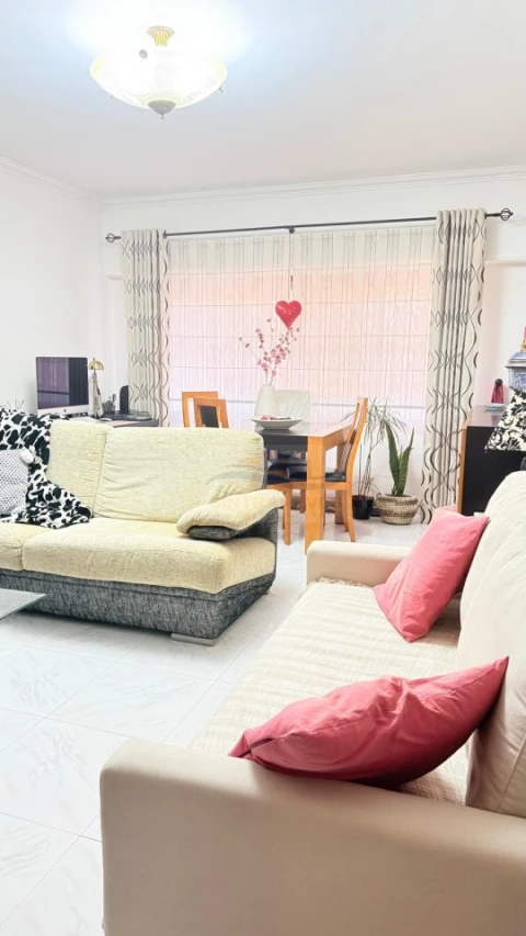 Apartamento T1 para Venda em Queluz e Belas