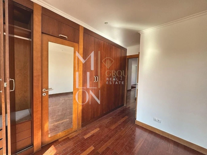 Moradia T4 para Venda em Alcabideche Foto 31