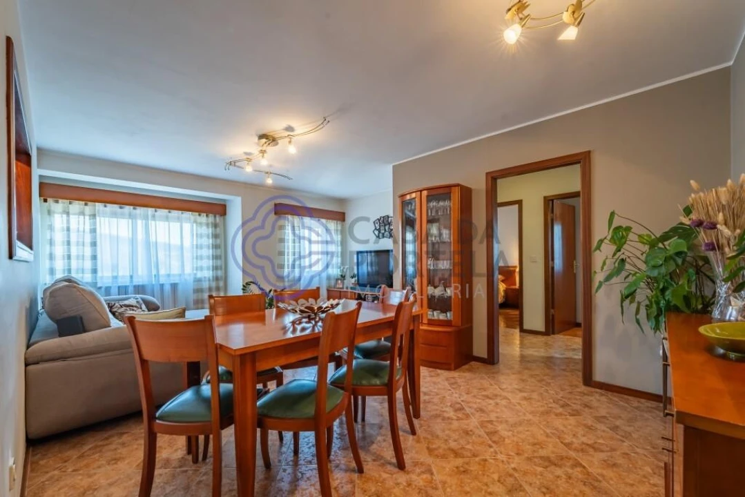 Apartamento T2 para Venda em Valongo Foto 6