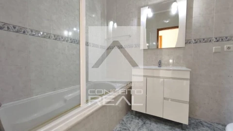 Apartamento T2 para Venda em Meixomil