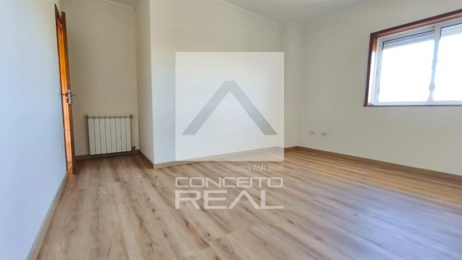 Apartamento T2 para Venda em Meixomil Foto 17