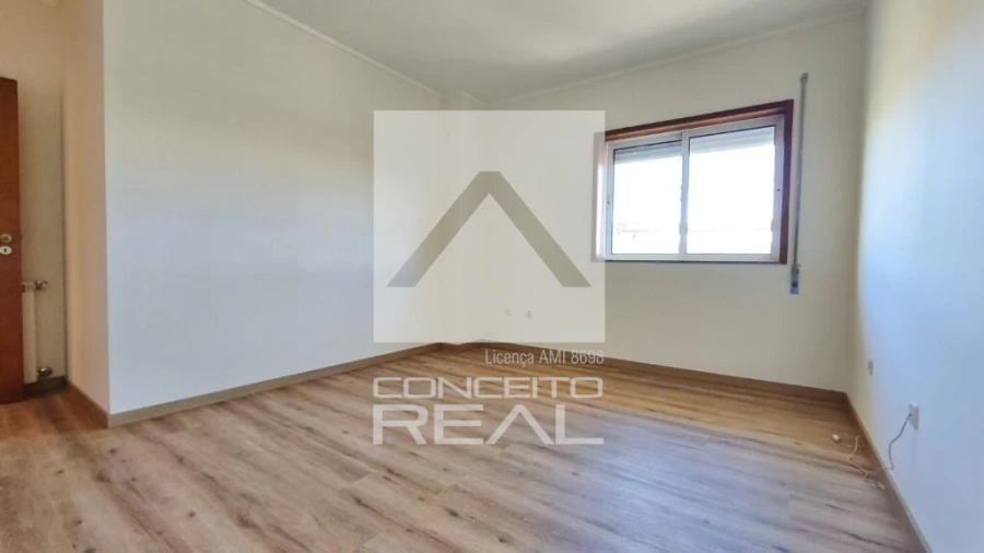 Apartamento T2 para Venda em Meixomil Foto 15