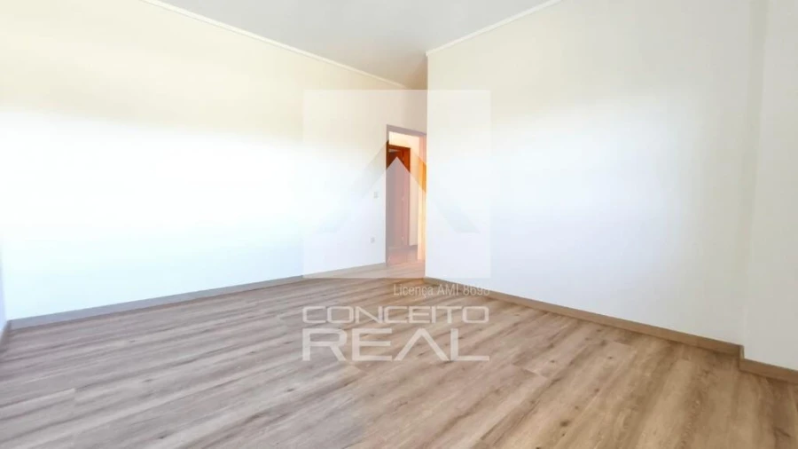 Apartamento T2 para Venda em Meixomil Foto 16