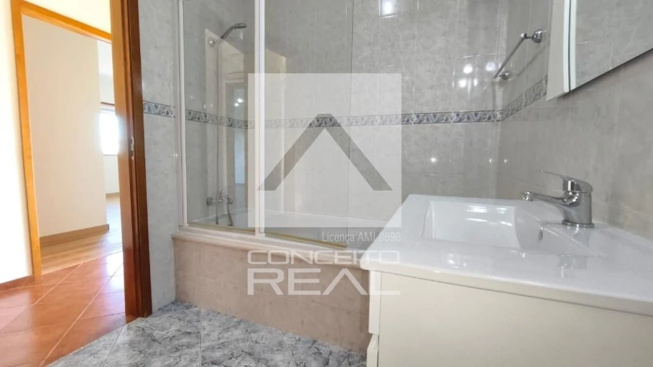 Apartamento T2 para Venda em Meixomil Foto 14