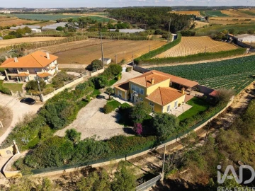 Moradia T3 para Venda em Atouguia da Baleia