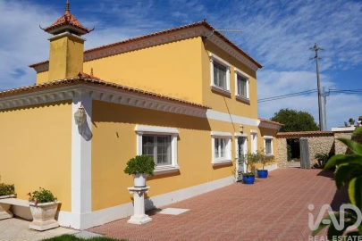 Moradia T3 para Venda em Atouguia da Baleia
