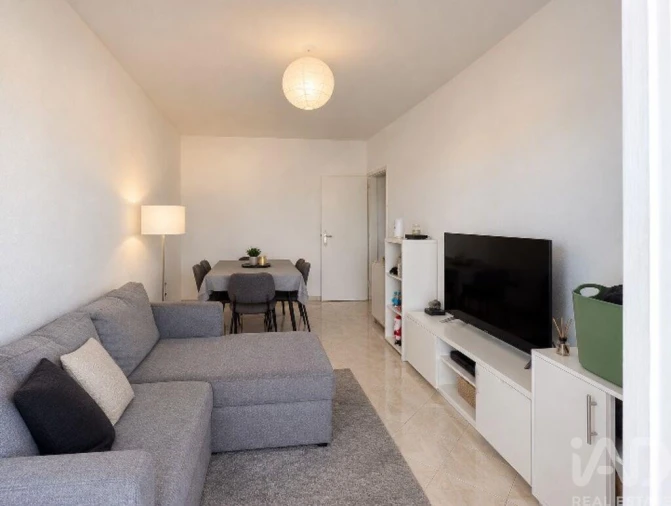 Apartamento T2 para Venda em Faro (Sé e São Pedro) Foto 2