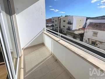 Apartamento T3 para Venda em Carregado e Cadafais