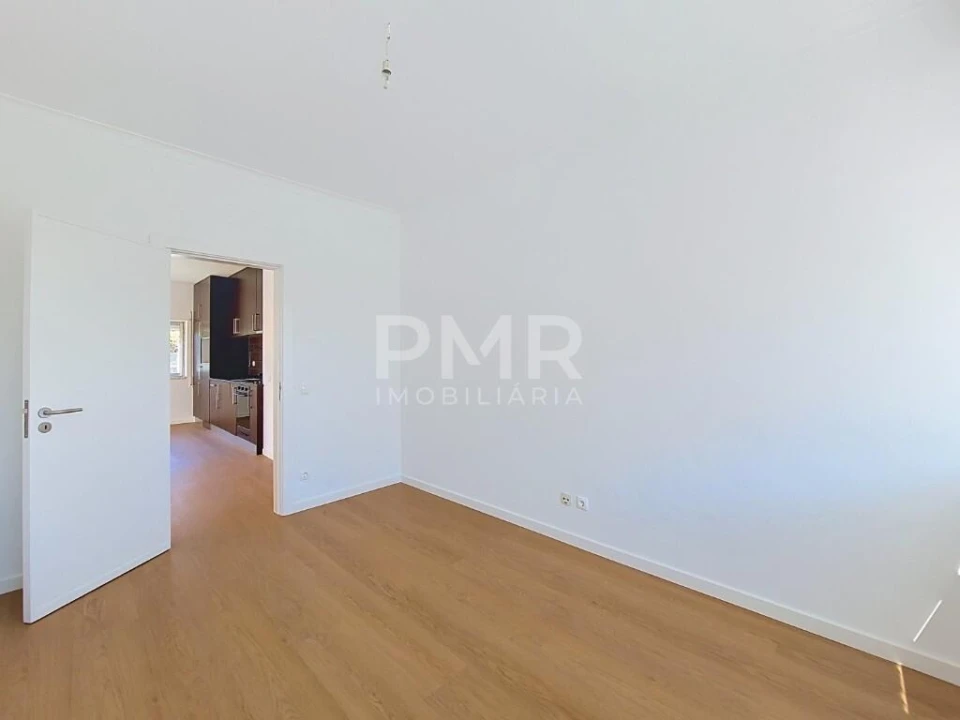 Apartamento T3 para Arrendamento em Carcavelos e Parede Foto 13