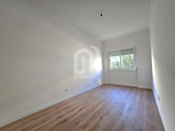 Apartamento T2 para Venda em Queluz e Belas