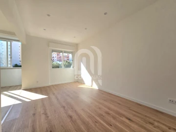 Apartamento T2 para Venda em Queluz e Belas